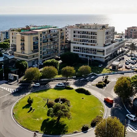 Konukevi Ognina Sea Katanya